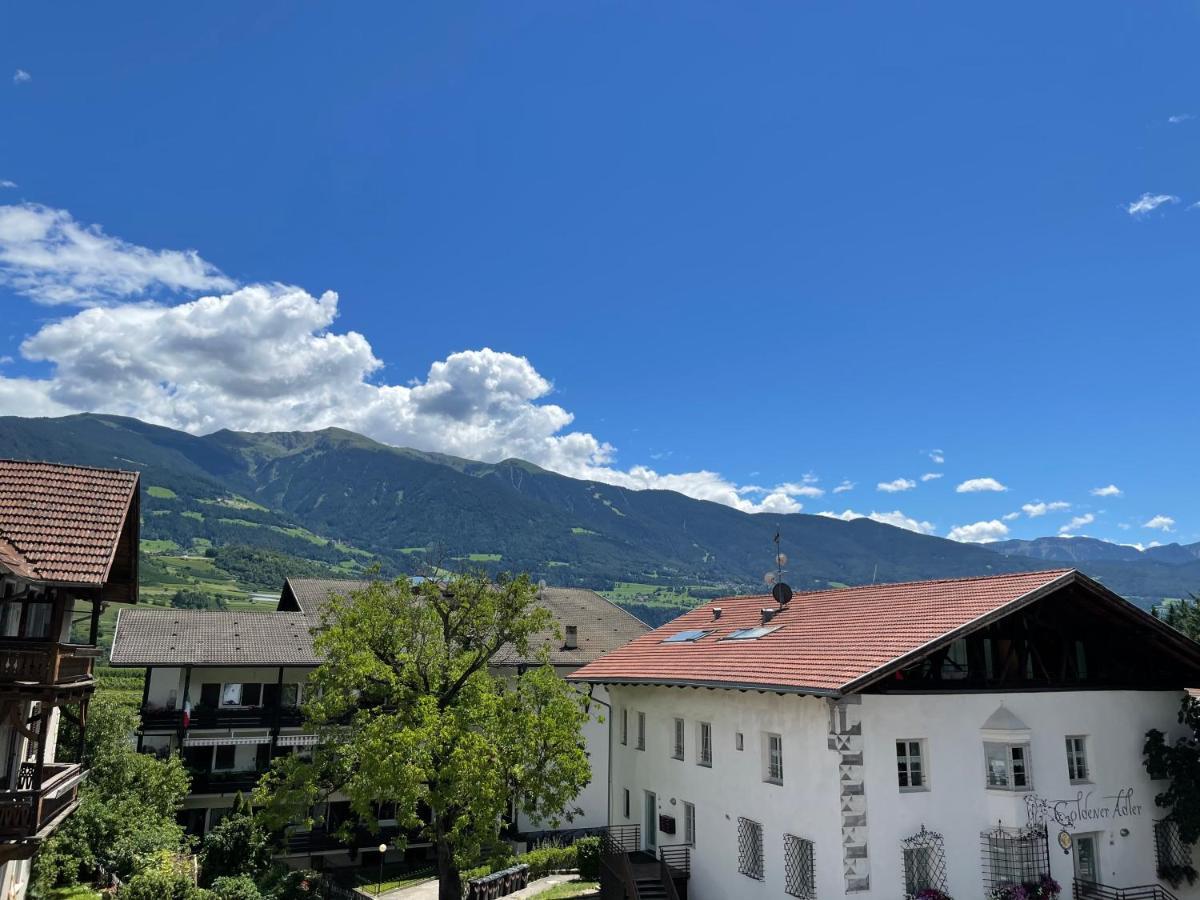 Gasthof Goldenes Lamm Hotel Vahrn Exterior foto