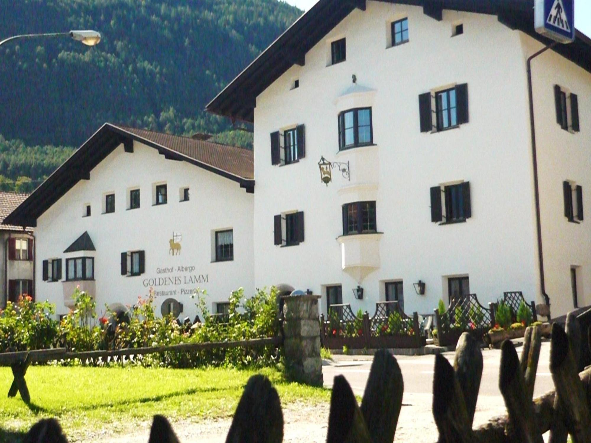 Gasthof Goldenes Lamm Vahrn Exterior foto