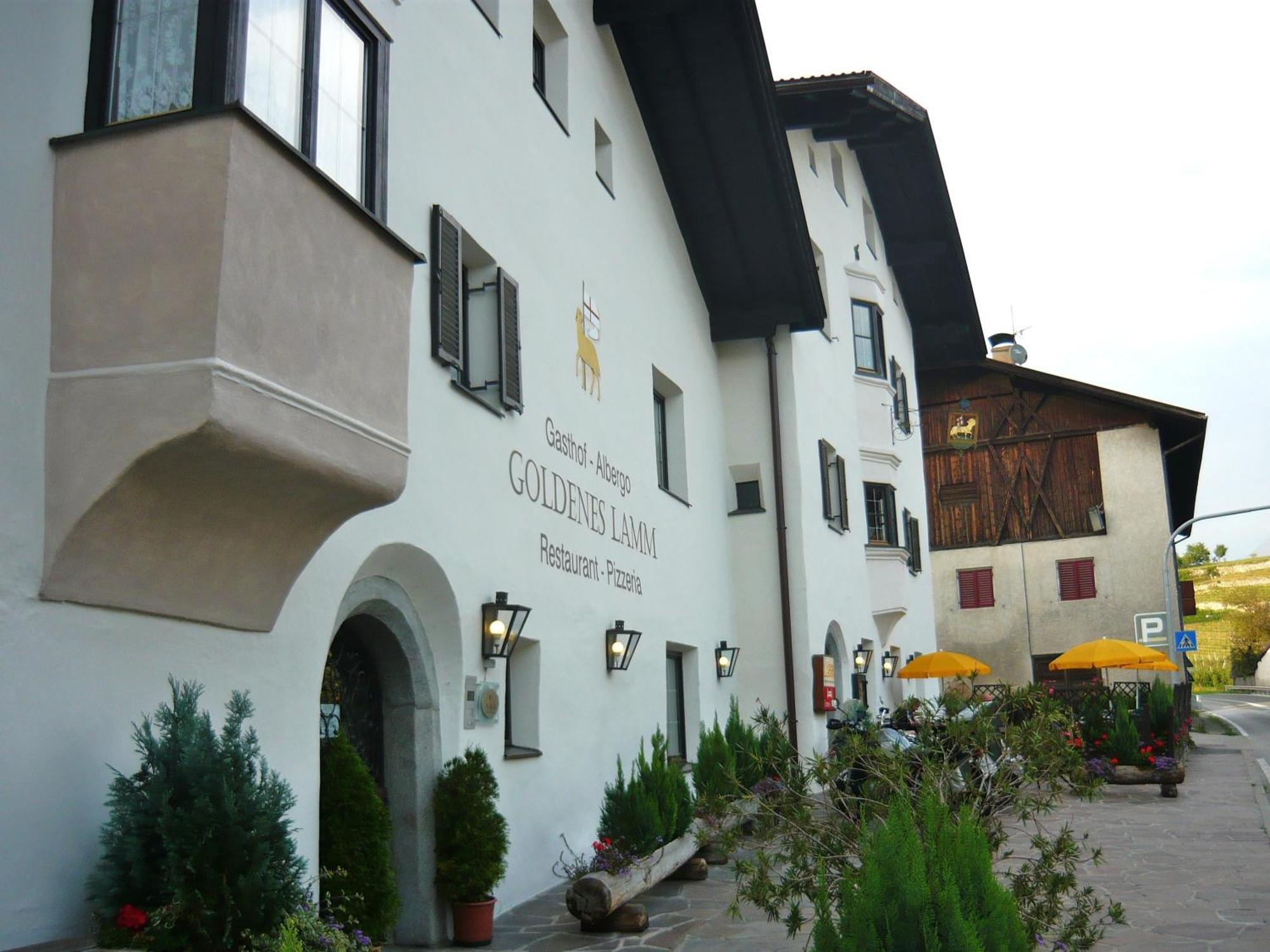 Gasthof Goldenes Lamm Hotel Vahrn Exterior foto