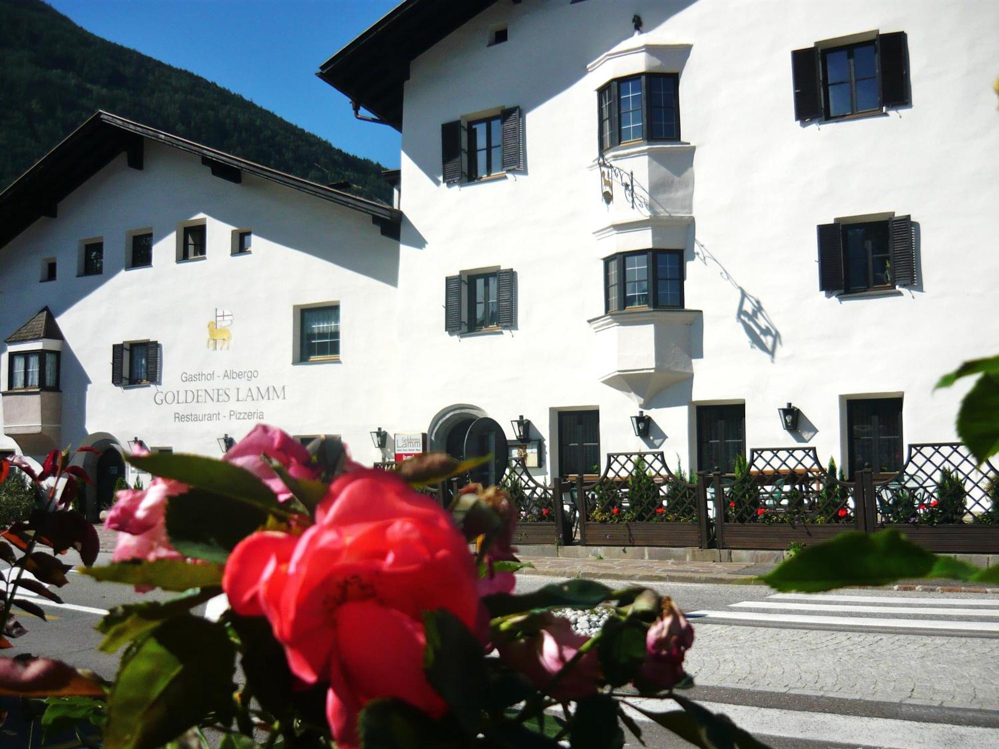 Gasthof Goldenes Lamm Hotel Vahrn Exterior foto