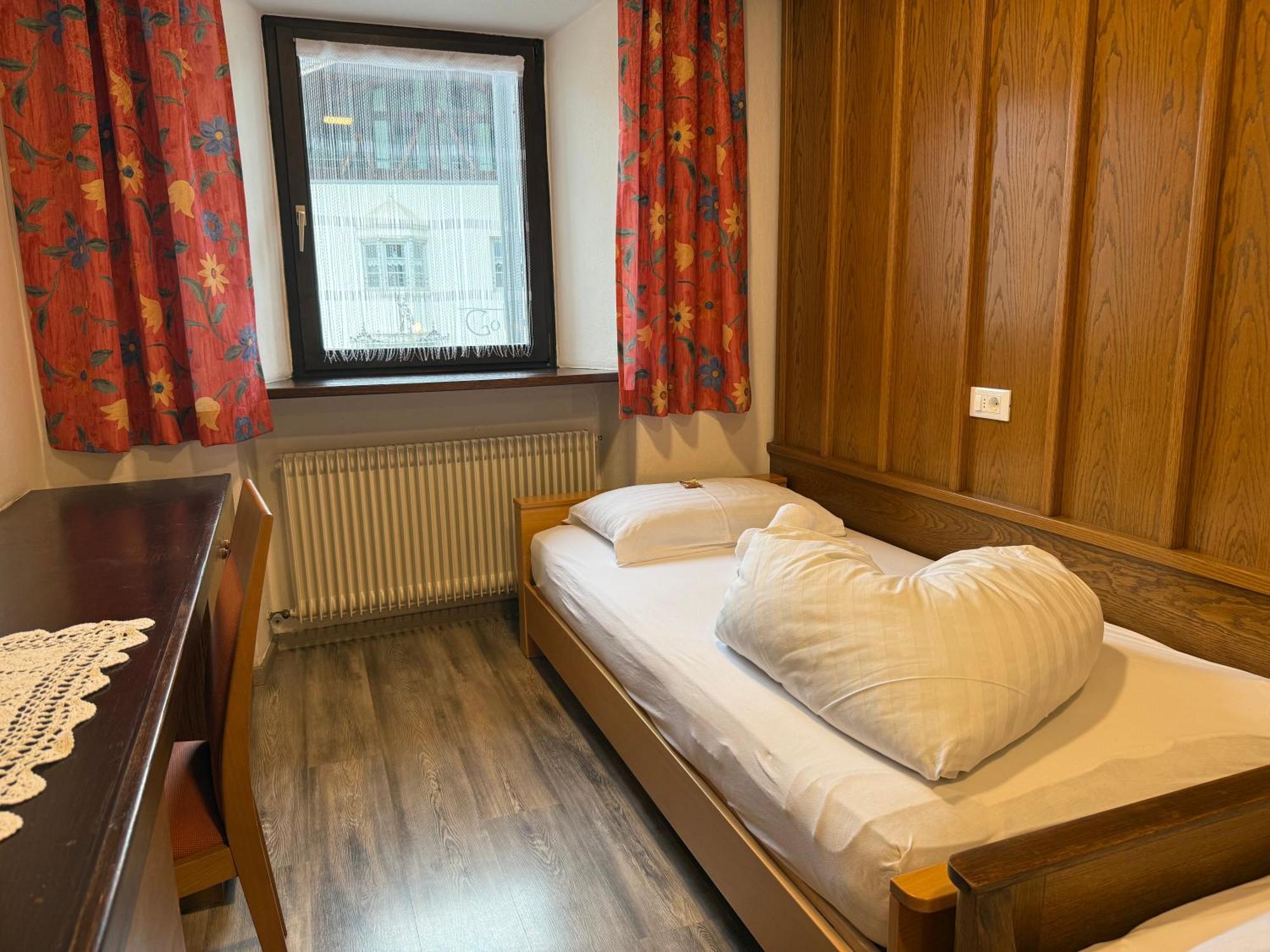 Gasthof Goldenes Lamm Vahrn Cameră foto